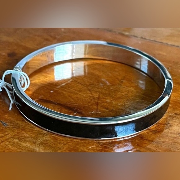 Banana Republic Factory Black & Silver Enamel Hinged Bangle Bracelet NEW - Picture 1 of 3